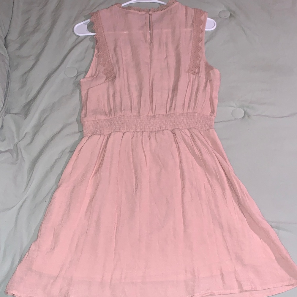 NWT Mine Womens Floral Rose Embroidered Dusty Pink Sz L Dress - Picture 9 of 10